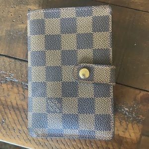Louis Vuitton compact kiss wallet